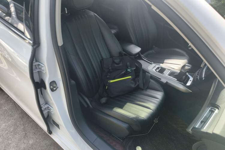 Used Peugeot 408 2019 360THP Automatic Luxury Edition China VI Standard Right Front Seat