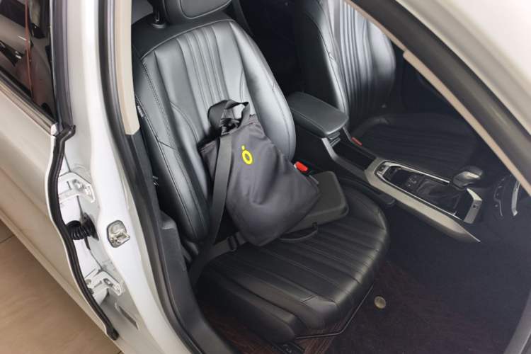 Used Peugeot 408 2019 360THP Automatic Luxury Edition China VI Standard Right Front Seat