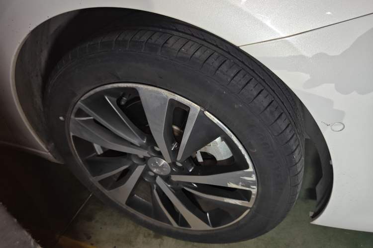 Used Peugeot 408 2019 350THP Automatic Prestige Version China V Standard Right Front Wheel Hub