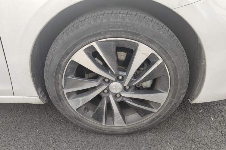 Used Peugeot 408 2019 350THP Automatic Luxury Edition China V Standard Right Front Wheel Hub
