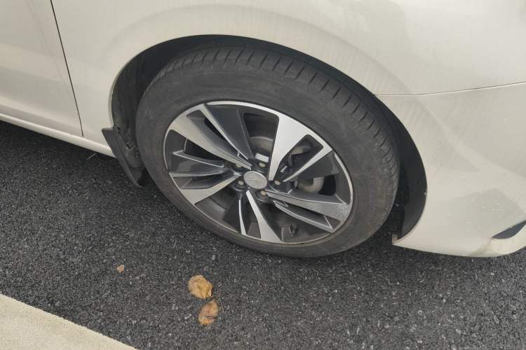 Used Peugeot 408 2019 230THP Automatic Luxury Edition China V Standard Right Front Wheel Hub