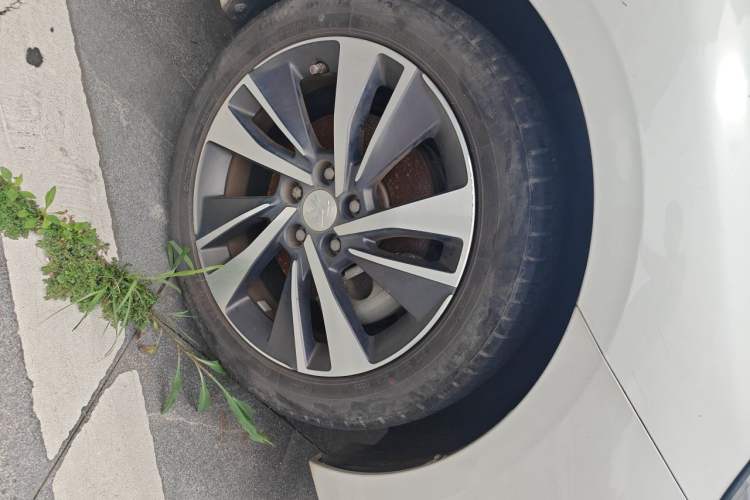 Used Peugeot 408 2019 360THP Automatic Luxury Edition China VI Standard Right Front Wheel Hub