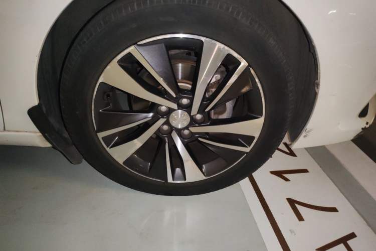 Used Peugeot 408 2019 230THP Automatic Luxury Edition China V Standard Right Front Wheel Hub