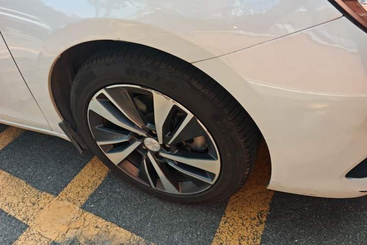 Used Peugeot 408 2019 360THP Automatic Luxury Edition China VI Standard Right Front Wheel Hub