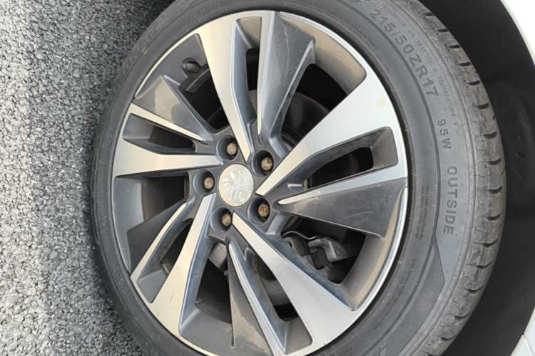 Used Peugeot 408 2019 360THP Automatic Luxury Edition China VI Standard Right Front Wheel Hub