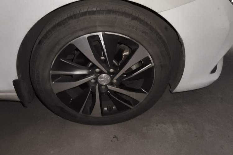 Used Peugeot 408 2019 360THP Automatic Luxury Edition China VI Standard Right Front Wheel Hub