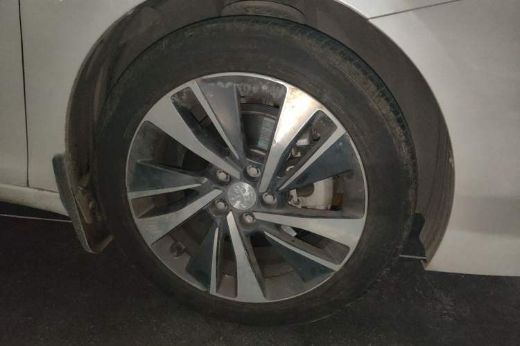 Used Peugeot 408 2019 350THP Automatic Luxury Edition China V Standard Right Front Wheel Hub