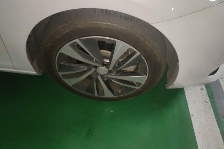 Used Peugeot 408 2019 360THP Automatic Luxury Edition China VI Standard Right Front Wheel Hub