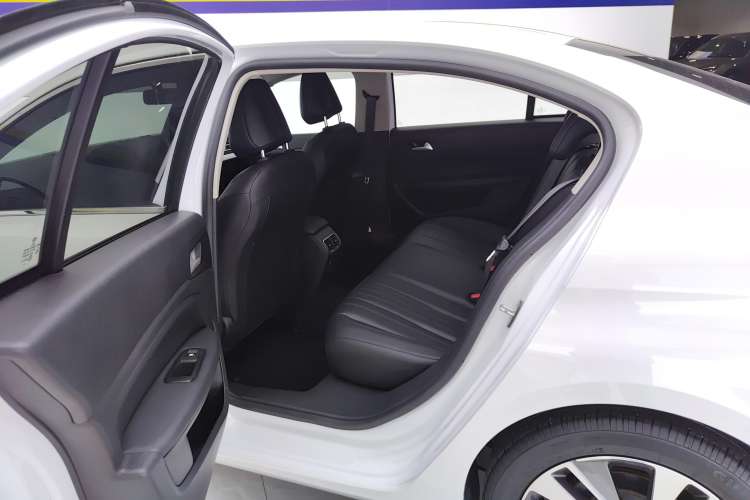 Used Peugeot 408 2019 360THP Automatic Luxury Edition China VI Standard Right Rear Seat