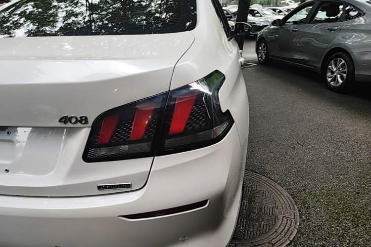 Used Peugeot 408 2019 360THP Automatic Luxury Edition China VI Standard Right Rear Taillight