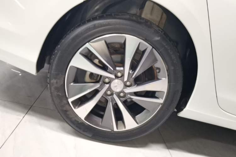 Used Peugeot 408 2019 230THP Automatic Luxury Edition China VI Standard Right Rear Wheel Hub