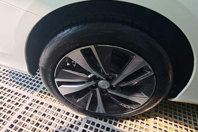 Used Peugeot 408 2019 350THP Automatic Luxury Edition China V Standard Right Rear Wheel Hub