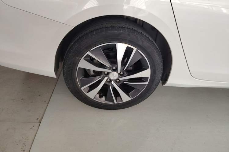 Used Peugeot 408 2019 360THP Automatic Luxury Edition China VI Standard Right Rear Wheel Hub