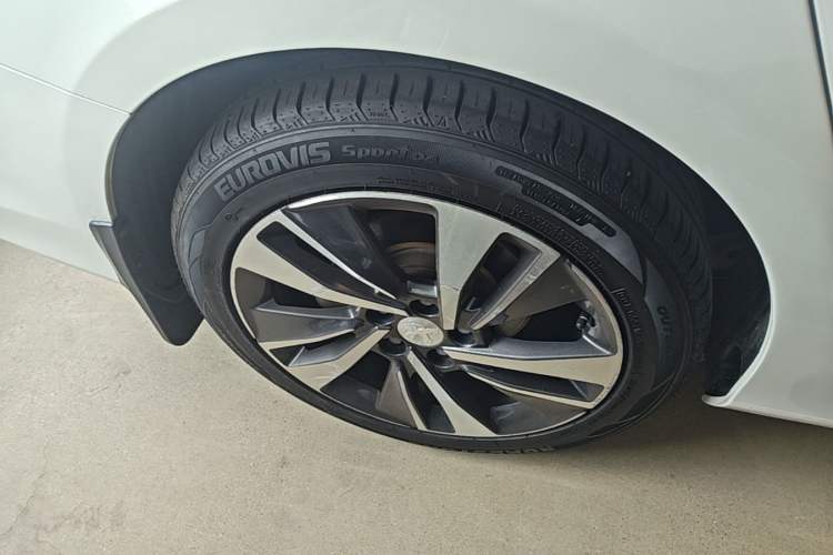 Used Peugeot 408 2019 360THP Automatic Luxury Edition China VI Standard Right Rear Wheel Hub