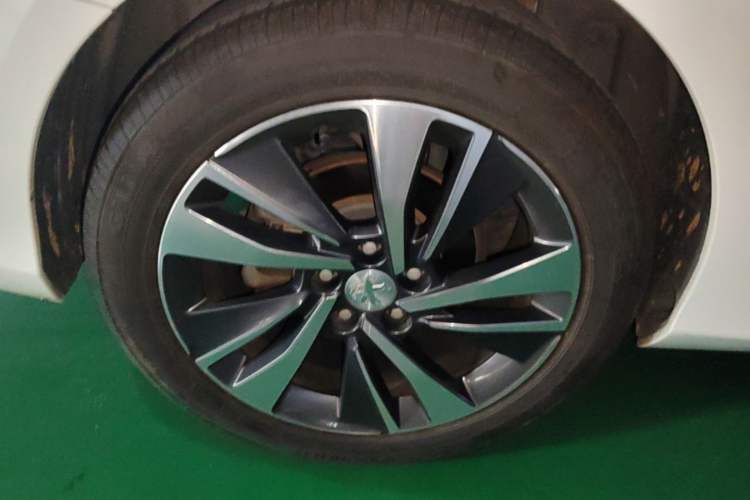 Used Peugeot 408 2019 360THP Automatic Luxury Edition China VI Standard Right Rear Wheel Hub
