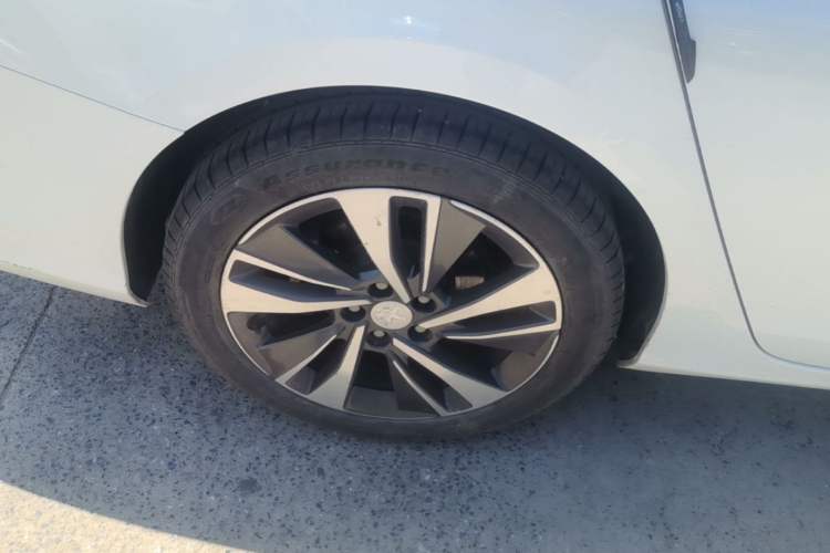 Used Peugeot 408 2019 360THP Automatic Luxury Edition China VI Standard Right Rear Wheel Hub