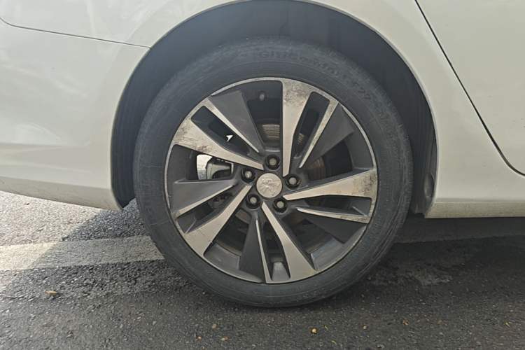 Used Peugeot 408 2019 360THP Automatic Luxury Edition China VI Standard Right Rear Wheel Hub