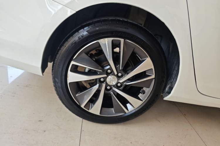 Used Peugeot 408 2019 230THP Automatic Luxury Edition China VI Standard Right Rear Wheel Hub