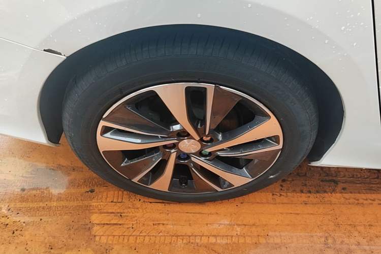 Used Peugeot 408 2019 360THP Automatic Luxury Edition China VI Standard Right Rear Wheel Hub