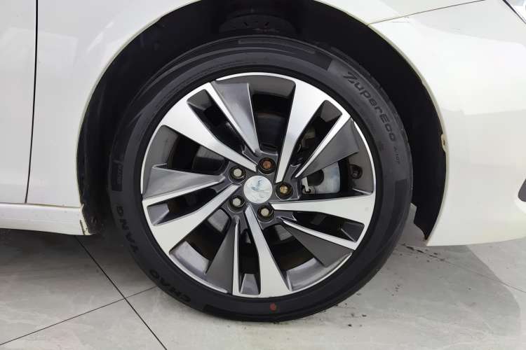 Used Peugeot 408 2019 360THP Automatic Luxury Edition China VI Standard Right Rear Wheel Hub