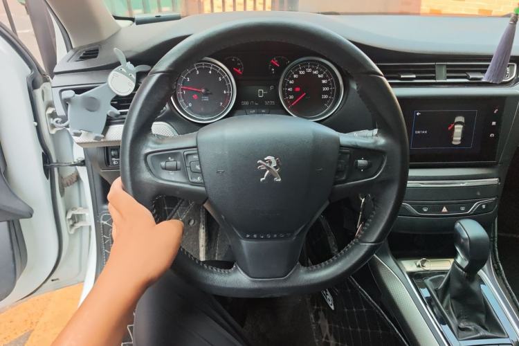 Used Peugeot 408 2019 360THP Automatic Luxury Edition China VI Standard Steering Wheel
