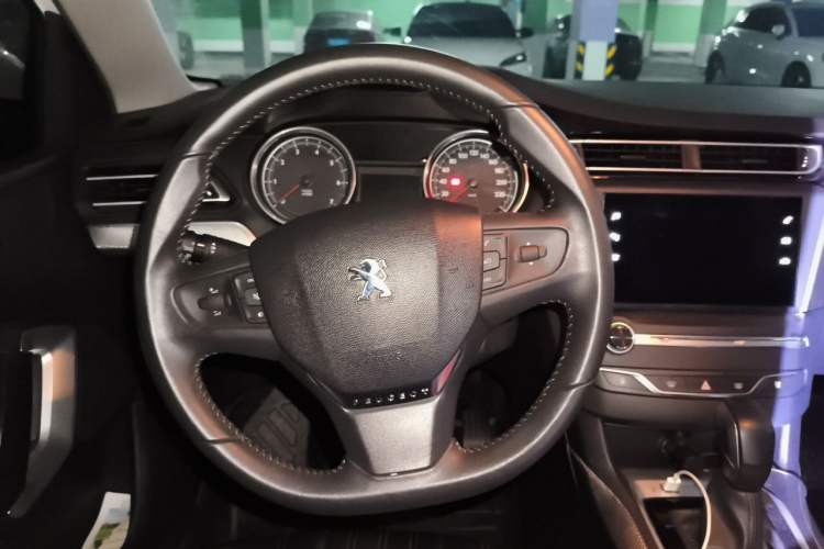 Used Peugeot 408 2019 360THP Automatic Luxury Edition China VI Standard Steering Wheel