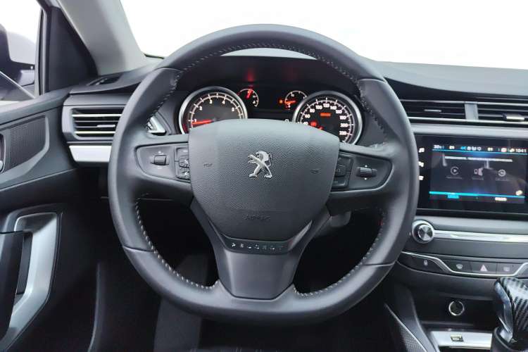 Used Peugeot 408 2019 360THP Automatic Luxury Edition China VI Standard Steering Wheel