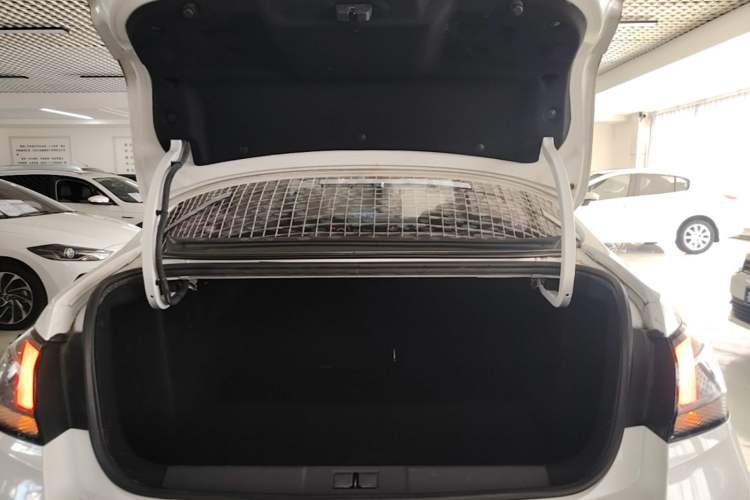 Used Peugeot 408 2019 360THP Automatic Luxury Edition China VI Standard Trunk