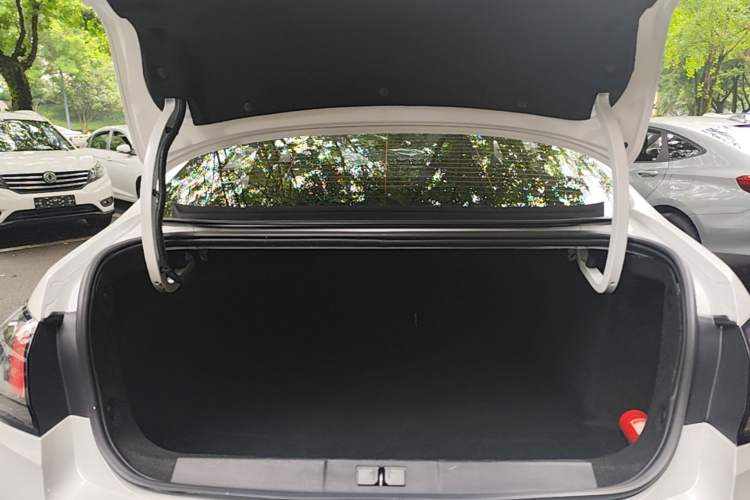 Used Peugeot 408 2019 360THP Automatic Luxury Edition China VI Standard Trunk