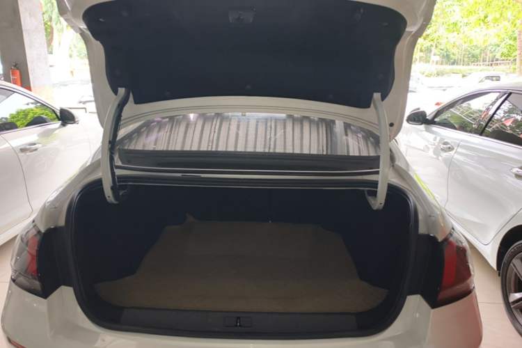 Used Peugeot 408 2019 360THP Automatic Luxury Edition China VI Standard Trunk