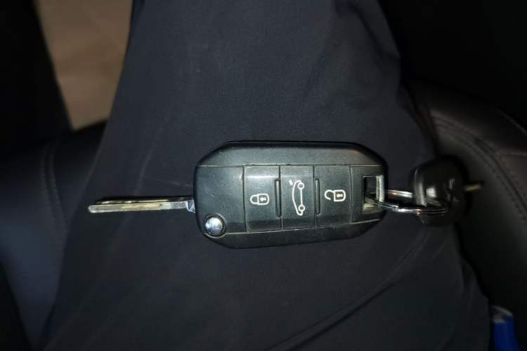 Used Peugeot 408 2019 230THP Automatic Luxury Edition China VI Standard Vehicle Key