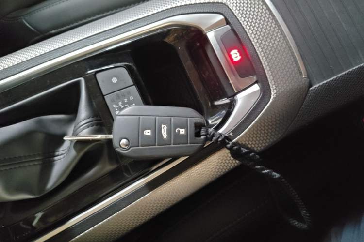 Used Peugeot 408 2019 360THP Automatic Prestige Edition China VI Standard Vehicle Key