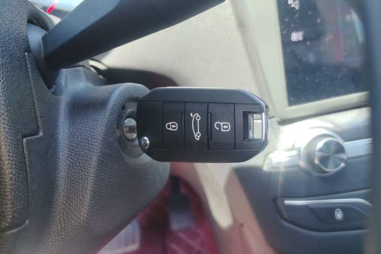 Used Peugeot 408 2019 360THP Automatic Luxury Edition China VI Standard Vehicle Key