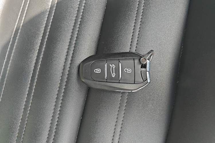 Used Peugeot 408 2019 360THP Automatic Luxury Edition China VI Standard Vehicle Key