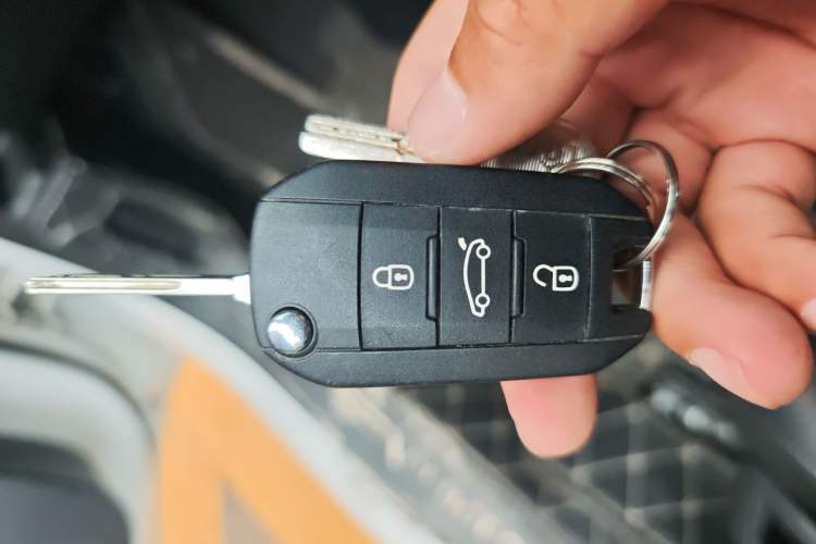 Used Peugeot 408 2019 360THP Automatic Luxury Edition China VI Standard Vehicle Key