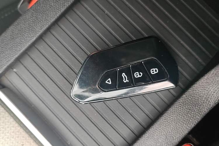 Used Peugeot 408 2019 360THP Automatic Luxury Edition China VI Standard Vehicle Key