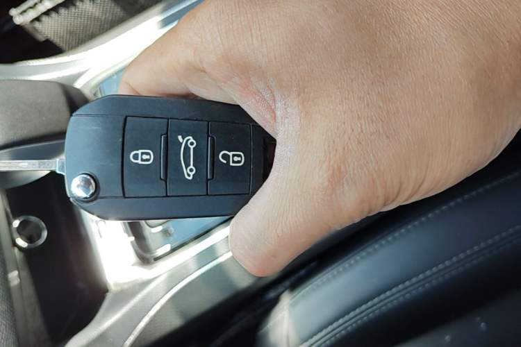 Used Peugeot 408 2019 360THP Automatic Luxury Edition China VI Standard Vehicle Key