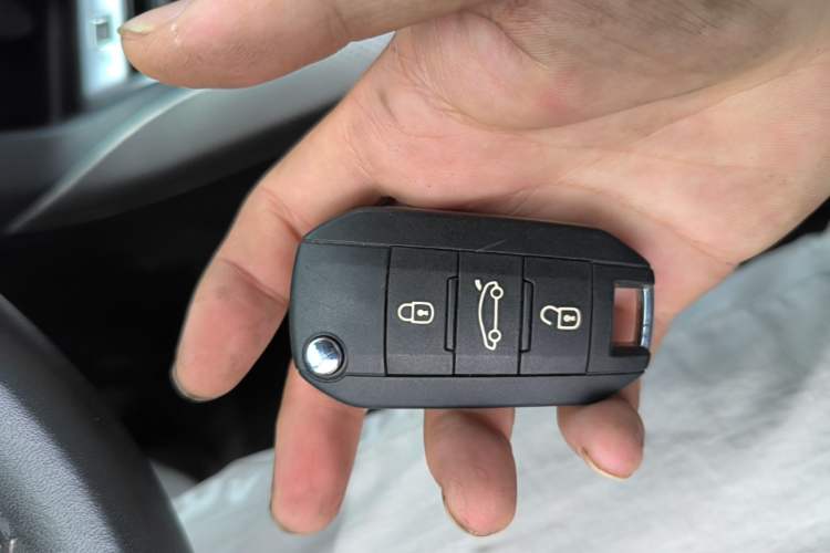 Used Peugeot 408 2019 360THP Automatic Luxury Edition China VI Standard Vehicle Key