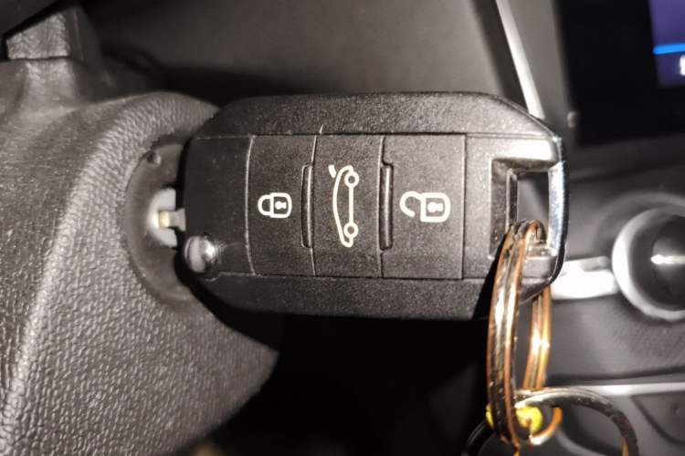 Used Peugeot 408 2019 360THP Automatic Luxury Edition China VI Standard Vehicle Key