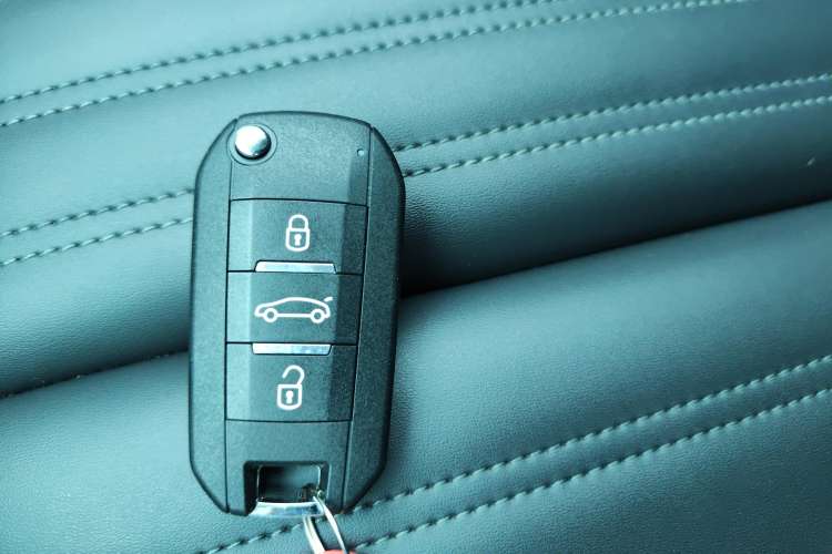 Used Peugeot 408 2019 360THP Automatic Luxury Edition China VI Standard Vehicle Key