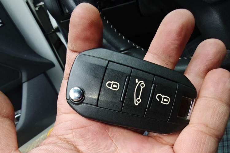Used Peugeot 408 2019 360THP Automatic Luxury Edition China VI Standard Vehicle Key