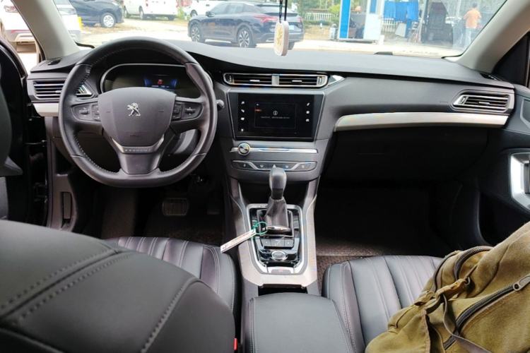 Used Peugeot 408 2020 360THP 10th Anniversary Edition Center Console
