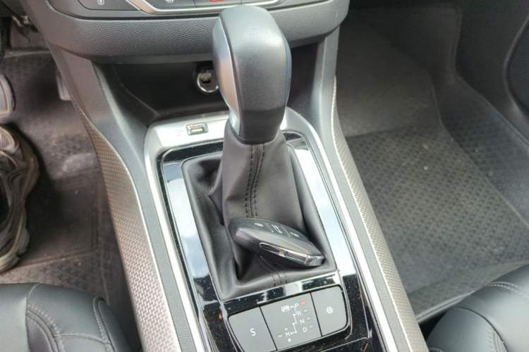 Used Peugeot 408 2020 360THP 10th Anniversary Edition Gear Lever