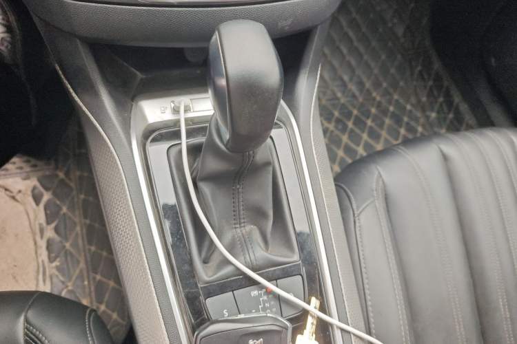 Used Peugeot 408 2020 360THP 10th Anniversary Edition Gear Lever