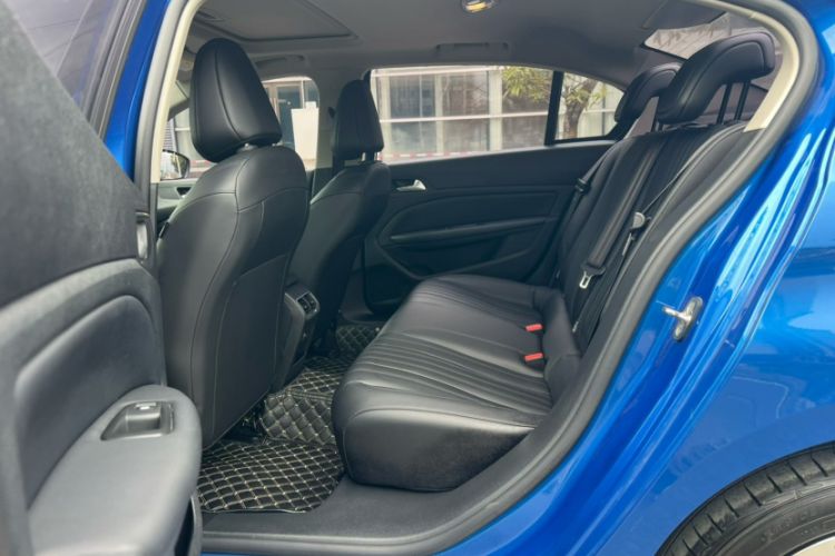 Used Peugeot 408 2020 360THP 10th Anniversary Premium Edition Interior 3