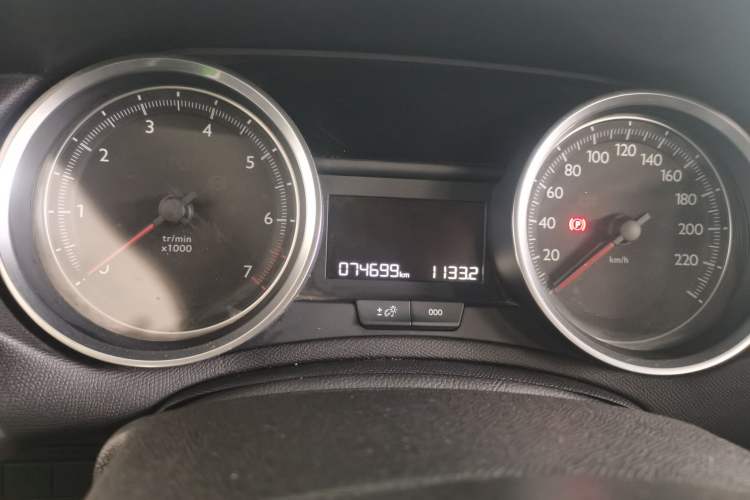 Used Peugeot 408 2020 360THP 10th Anniversary Premium Edition Odometer Close Up