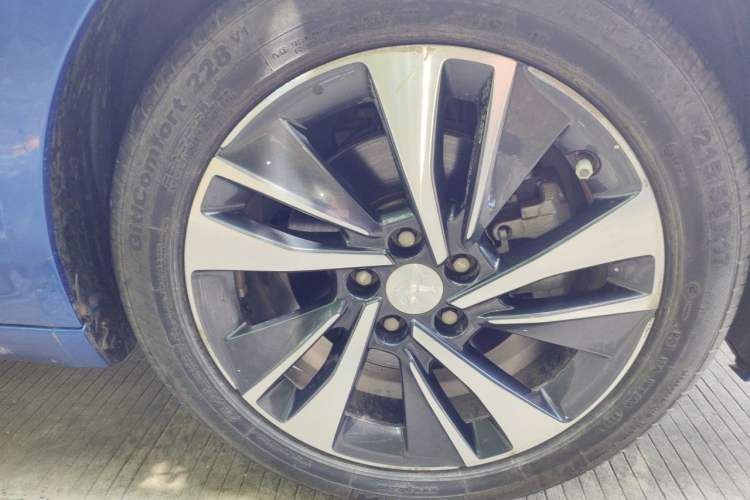 Used Peugeot 408 2020 360THP 10th Anniversary Edition Right Front Wheel Hub