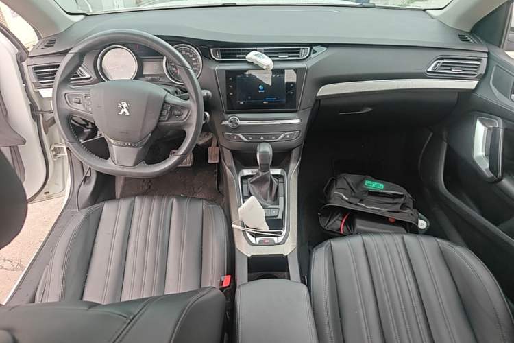 Used Peugeot 408 2020 360THP 10th Anniversary Premium Edition Center Console