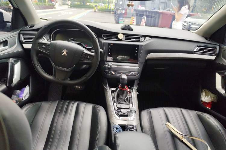 Used Peugeot 408 2020 360THP 10th Anniversary Premium Edition Center Console