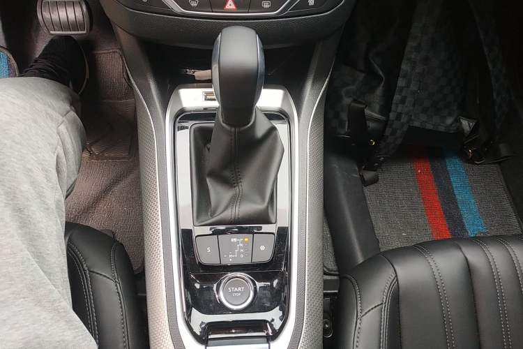 Used Peugeot 408 2020 360THP 10th Anniversary Edition Gear Lever